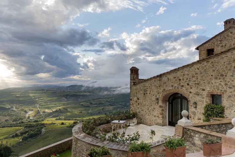 Castello Di Velona, Resort Thermal Spa & Winery Montalcino Esterno foto